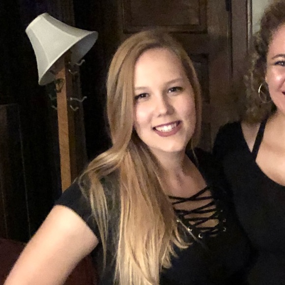 Meet your Posher, Elizabeth - Picture 1 of 1